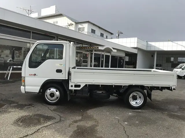 いすゞ エルフ KR-NKR81EA(2WD)の写真7