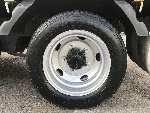 いすゞ エルフ KR-NKR81EA(2WD)の写真32