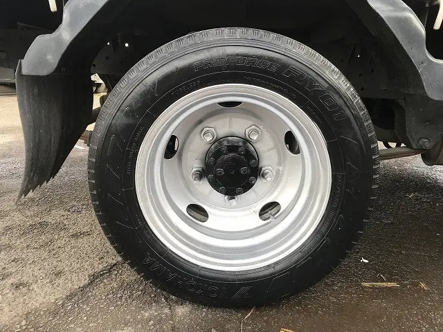 いすゞ エルフ KR-NKR81EA(2WD)の写真33