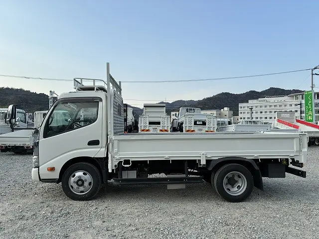 日野 デュトロ 2RG-XZU645M(2WD)の写真4