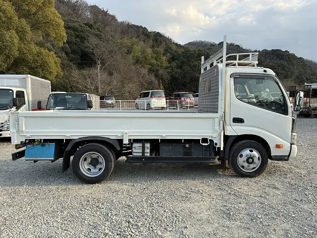 日野 デュトロ 2RG-XZU645M(2WD)の写真5