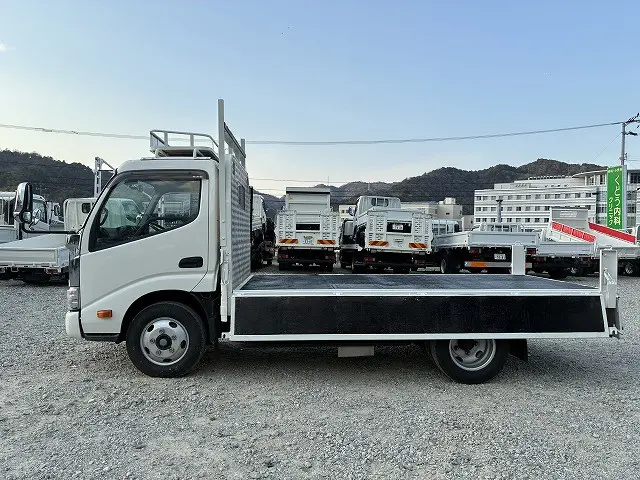 日野 デュトロ 2RG-XZU645M(2WD)の写真12