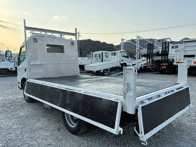 日野 デュトロ 2RG-XZU645M(2WD)の写真13