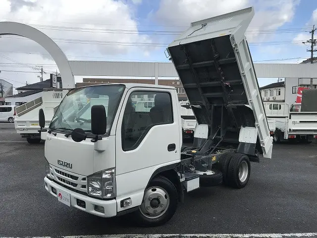 いすゞ エルフ TPG-NKR85AD(2WD)の写真1