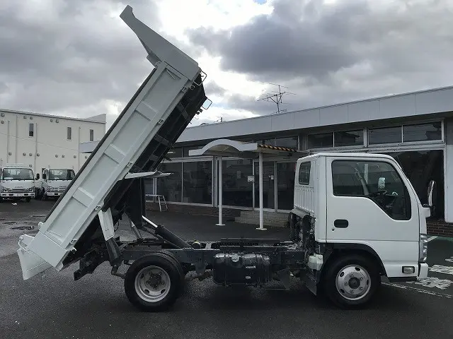 いすゞ エルフ TPG-NKR85AD(2WD)の写真5