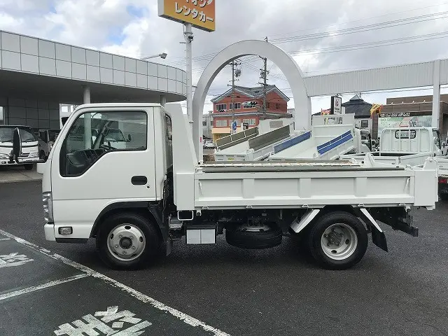 いすゞ エルフ TPG-NKR85AD(2WD)の写真12