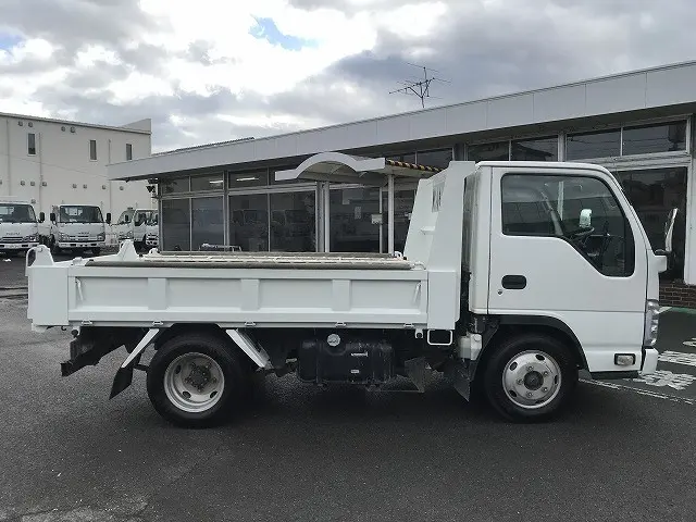 いすゞ エルフ TPG-NKR85AD(2WD)の写真13