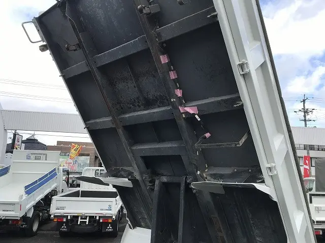 いすゞ エルフ TPG-NKR85AD(2WD)の写真24