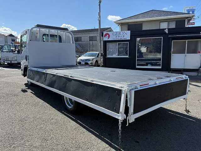 いすゞ エルフ TRG-NMR85AR(2WD)の写真15