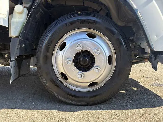 いすゞ エルフ TRG-NMR85AR(2WD)の写真20