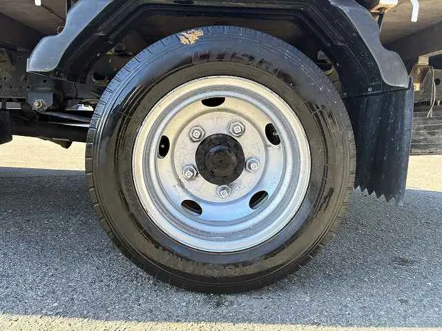 いすゞ エルフ TRG-NMR85AR(2WD)の写真23