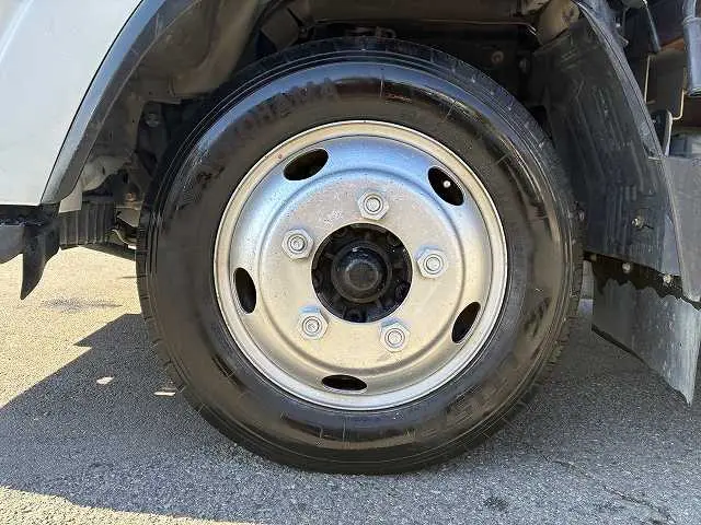 いすゞ エルフ TRG-NMR85AR(2WD)の写真24