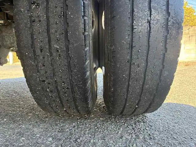 いすゞ エルフ TRG-NMR85AR(2WD)の写真26