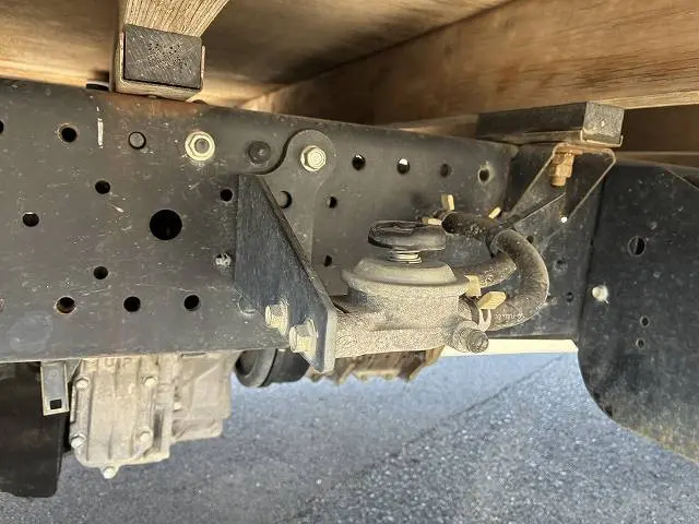 いすゞ エルフ TRG-NMR85AR(2WD)の写真30