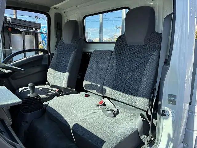いすゞ エルフ TRG-NMR85AR(2WD)の写真36