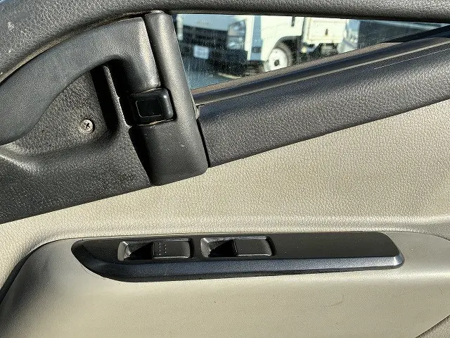 三菱 キャンター 2RG-FBA20(2WD)の写真33