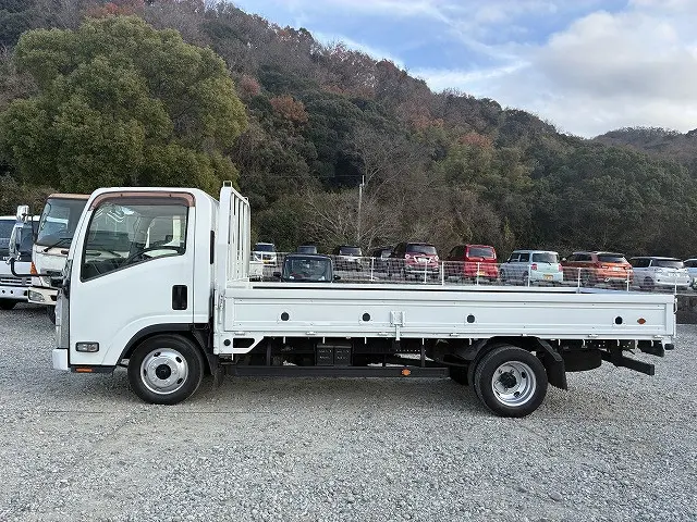 いすゞ エルフ TKG-NLR85AR(2WD)の写真4