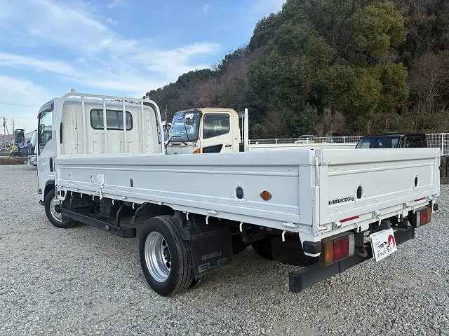 いすゞ エルフ TKG-NLR85AR(2WD)の写真6