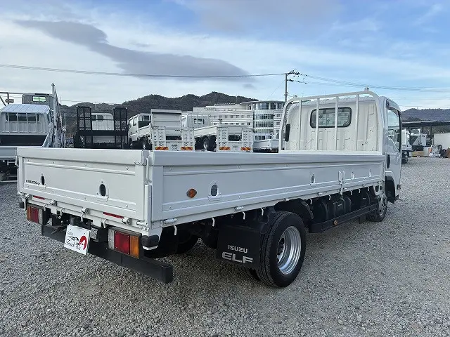 いすゞ エルフ TKG-NLR85AR(2WD)の写真8