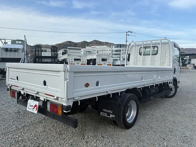いすゞ エルフ TKG-NLR85AR(2WD)の写真26