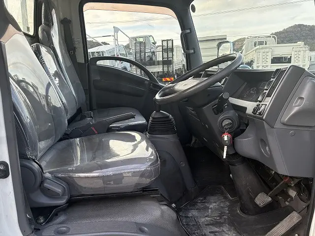 いすゞ エルフ TKG-NLR85AR(2WD)の写真33