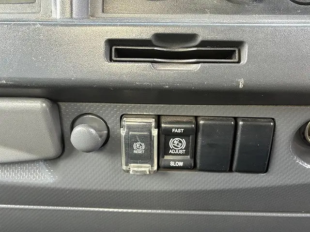 いすゞ エルフ TKG-NLR85AR(2WD)の写真37