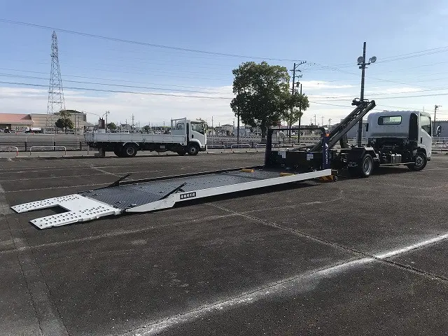 いすゞ エルフ 2RG-NPR88AM(2WD)の写真5