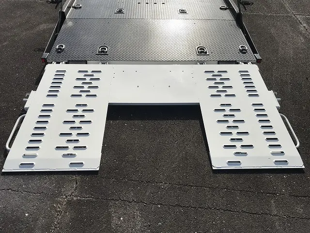 いすゞ エルフ 2RG-NPR88AM(2WD)の写真17