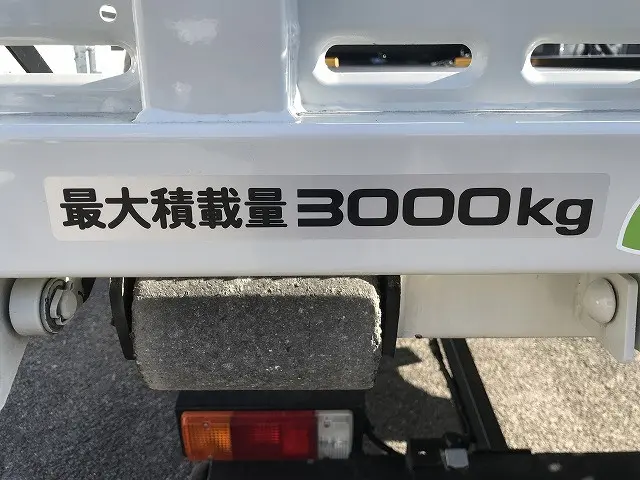 いすゞ エルフ 2RG-NPR88AM(2WD)の写真44