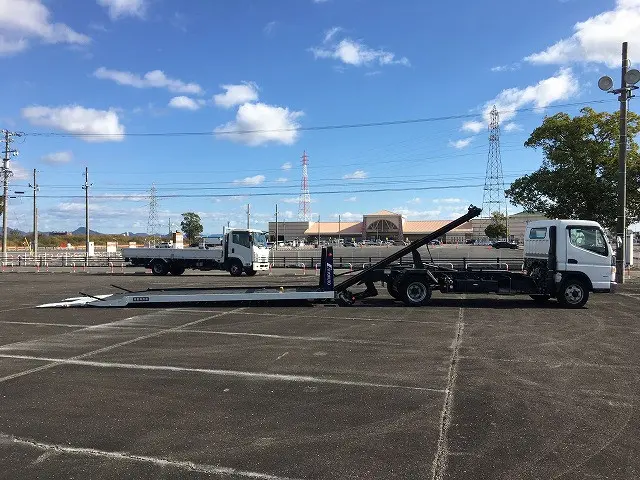 三菱 キャンター 2PG-FEB80(2WD)の写真12