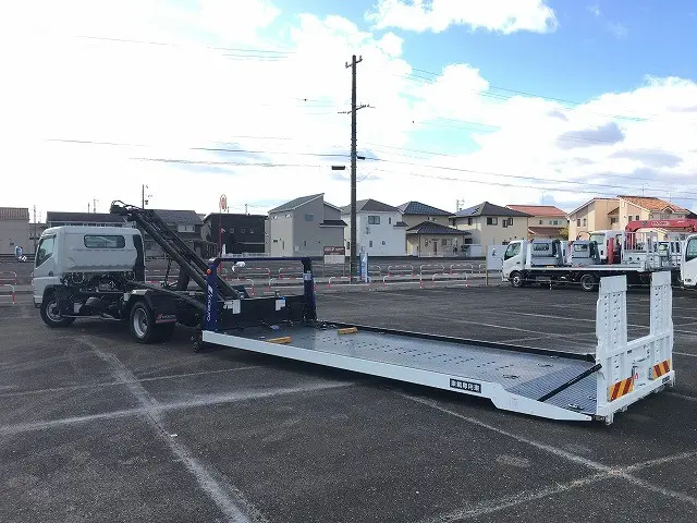 三菱 キャンター 2PG-FEB80(2WD)の写真13