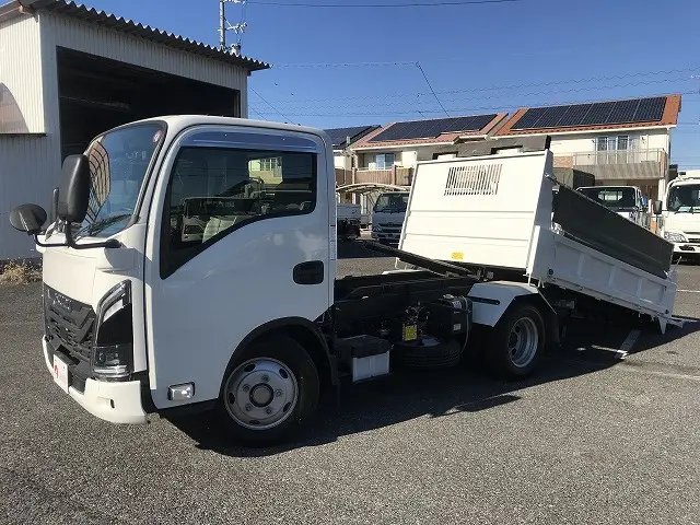 いすゞ エルフ 2RG-NKR88AM(2WD)の写真1