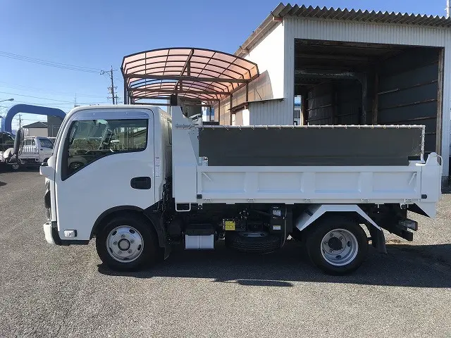 いすゞ エルフ 2RG-NKR88AM(2WD)の写真8