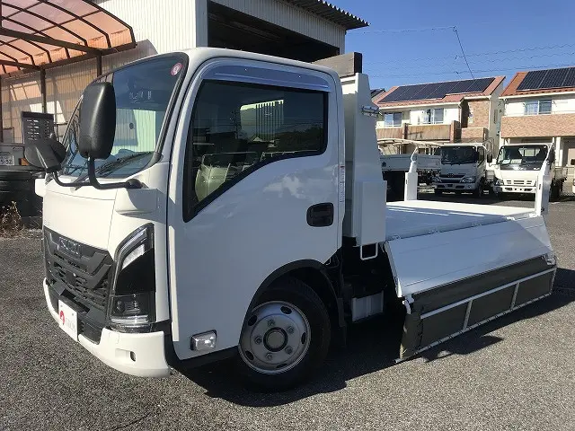 いすゞ エルフ 2RG-NKR88AM(2WD)の写真13