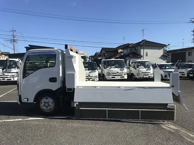 いすゞ エルフ 2RG-NKR88AM(2WD)の写真15