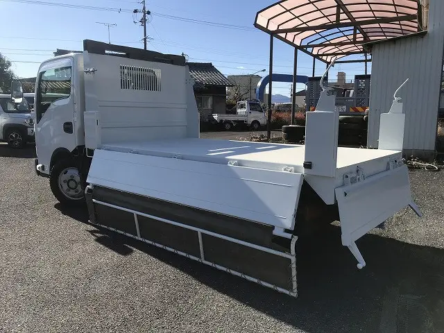 いすゞ エルフ 2RG-NKR88AM(2WD)の写真17