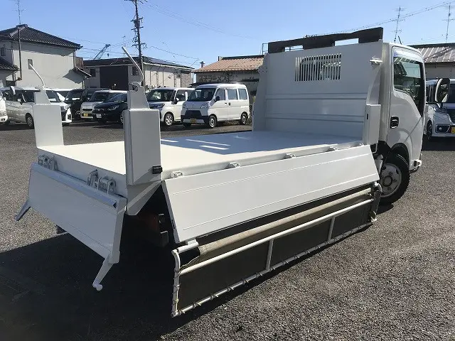 いすゞ エルフ 2RG-NKR88AM(2WD)の写真19