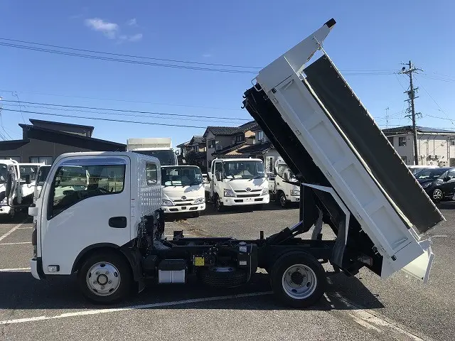 いすゞ エルフ 2RG-NKR88AM(2WD)の写真21