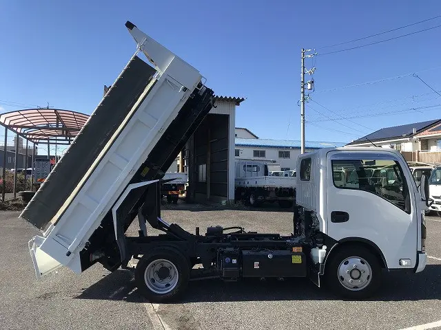 いすゞ エルフ 2RG-NKR88AM(2WD)の写真22