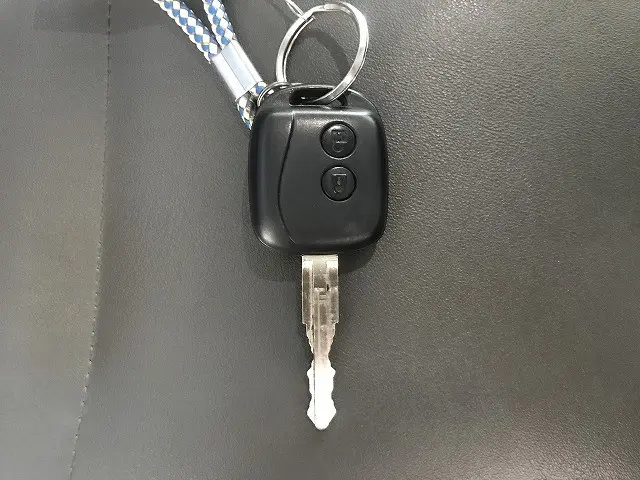 いすゞ エルフ 2RG-NKR88AM(2WD)の写真28