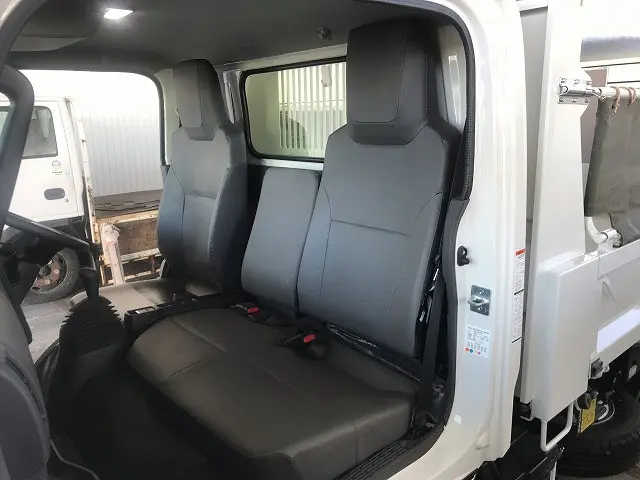 いすゞ エルフ 2RG-NKR88AM(2WD)の写真30