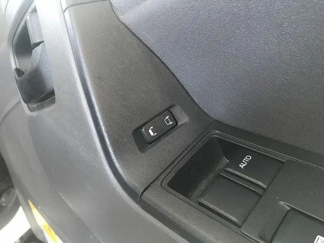 いすゞ エルフ 2RG-NKR88AM(2WD)の写真32