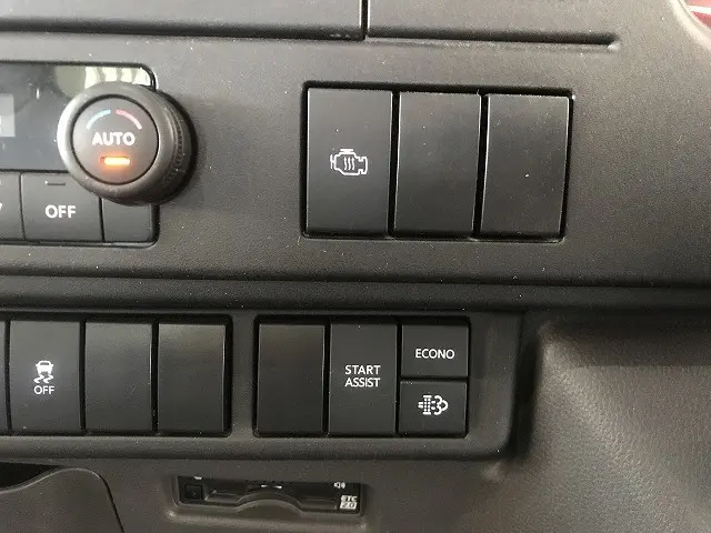 いすゞ エルフ 2RG-NKR88AM(2WD)の写真33