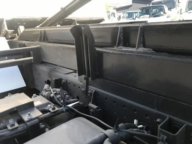 いすゞ エルフ 2RG-NKR88AM(2WD)の写真47