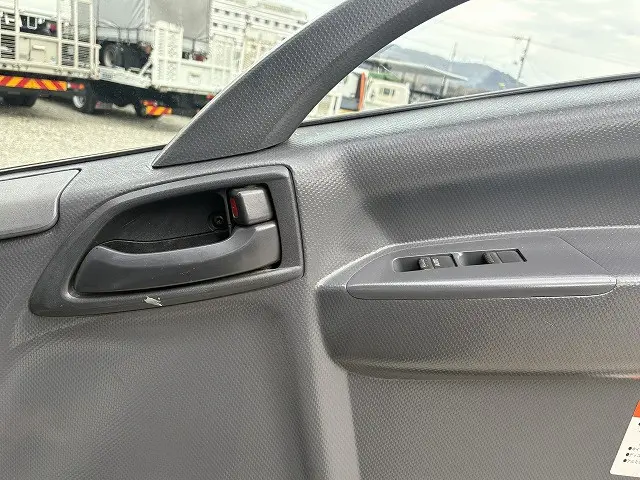 いすゞ フォワード SKG-FRR90S1(2WD)の写真39