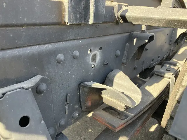 いすゞ エルフ BDG-NPR85AN(2WD)の写真23