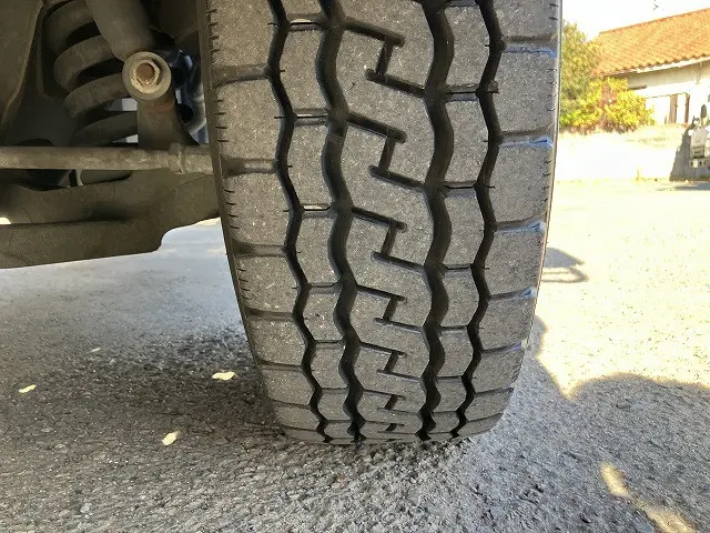 いすゞ エルフ BDG-NPR85AN(2WD)の写真25