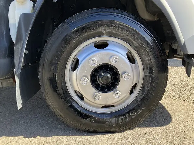 いすゞ エルフ BDG-NPR85AN(2WD)の写真26