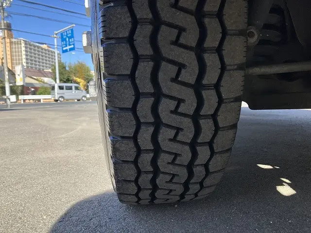 いすゞ エルフ BDG-NPR85AN(2WD)の写真27