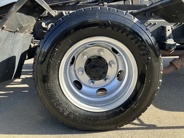 いすゞ エルフ BDG-NPR85AN(2WD)の写真28